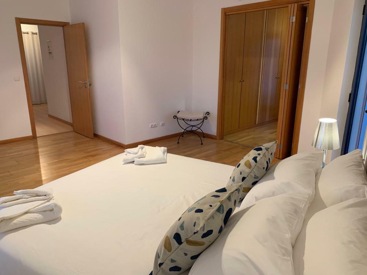 Appartamento Penthouse 160Sqm Wide Terraces Pool View & Private Hot Tub & Parking Albufeira Esterno foto